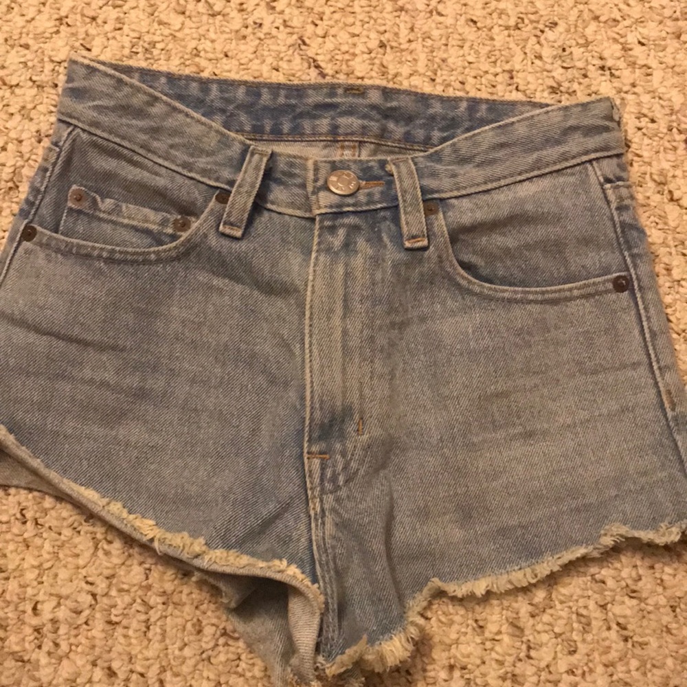 Summer Wardrobe Staple! High wasted shorts